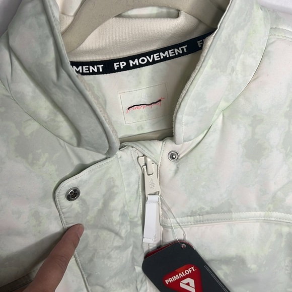 Free People NWT FP Movement Bunny Slope Printed Puffer Ski Coat M - Picture 5 of 9